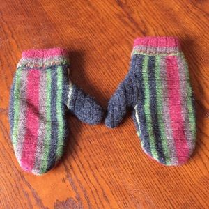 Unisex wool mittens